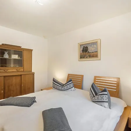 Eifellandhaus بيت للعطل