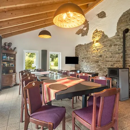 Eifellandhaus بيت للعطل *