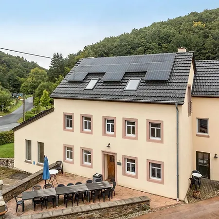 Eifellandhaus بيت للعطل